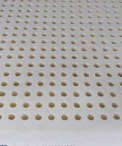 Nệm Liên Á Classic cao su thiên nhiên, thoáng khí và chống xẹp lún.