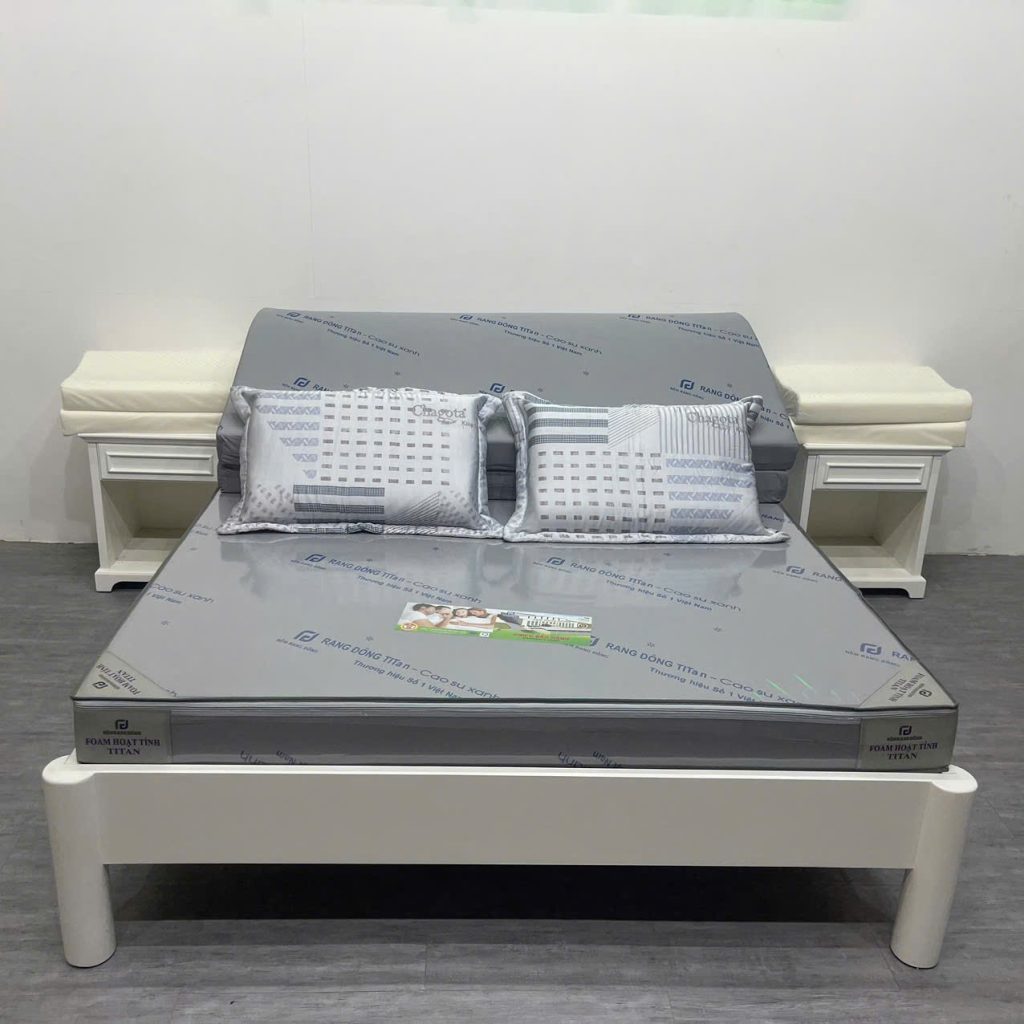 Nệm than hoạt tính Titan là sự kết hợp hoàn hảo giữa cao su thiên nhiên nguyên chất và hạt than hoạt tính tinh khiết