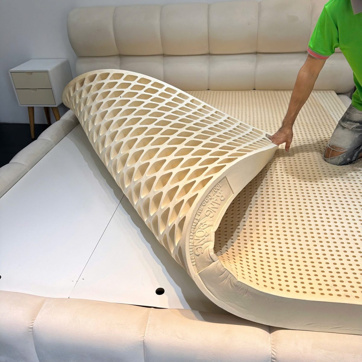 Tận hưởng giấc ngủ trọn vẹn với Nệm Cao Su Thiên Nhiên Rạng Đông 100% nguyên chất