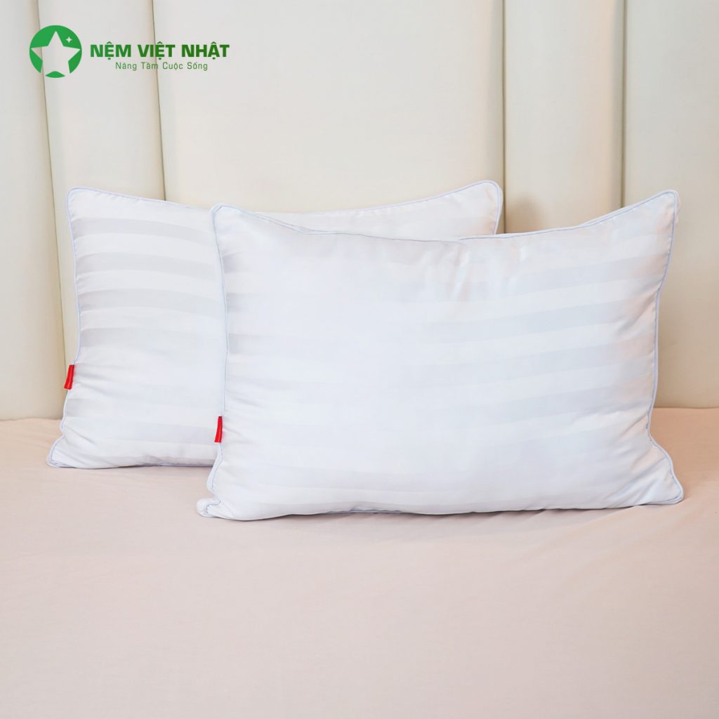 Gối nằm Lông Vũ Việt Nhật là lựa chọn lý tưởng cho những ai yêu thích cảm giác bồng bềnh